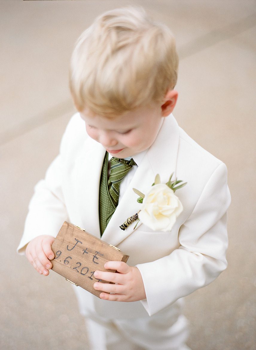 EventsLuxe Midwest Tuscan Winery Wedding kids 3